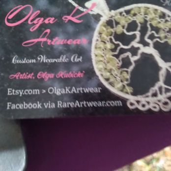 SunFest - One of the artist selling beautiful jewelry - Festivals Near Me SunFest - One of the artist selling beautiful jewelry - Festivals Near Me