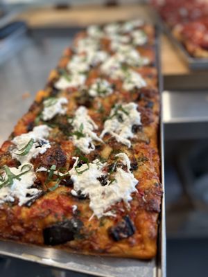 Blozzom Pizza by null