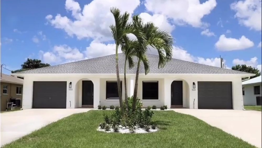 Slide of D’ Roofing Group