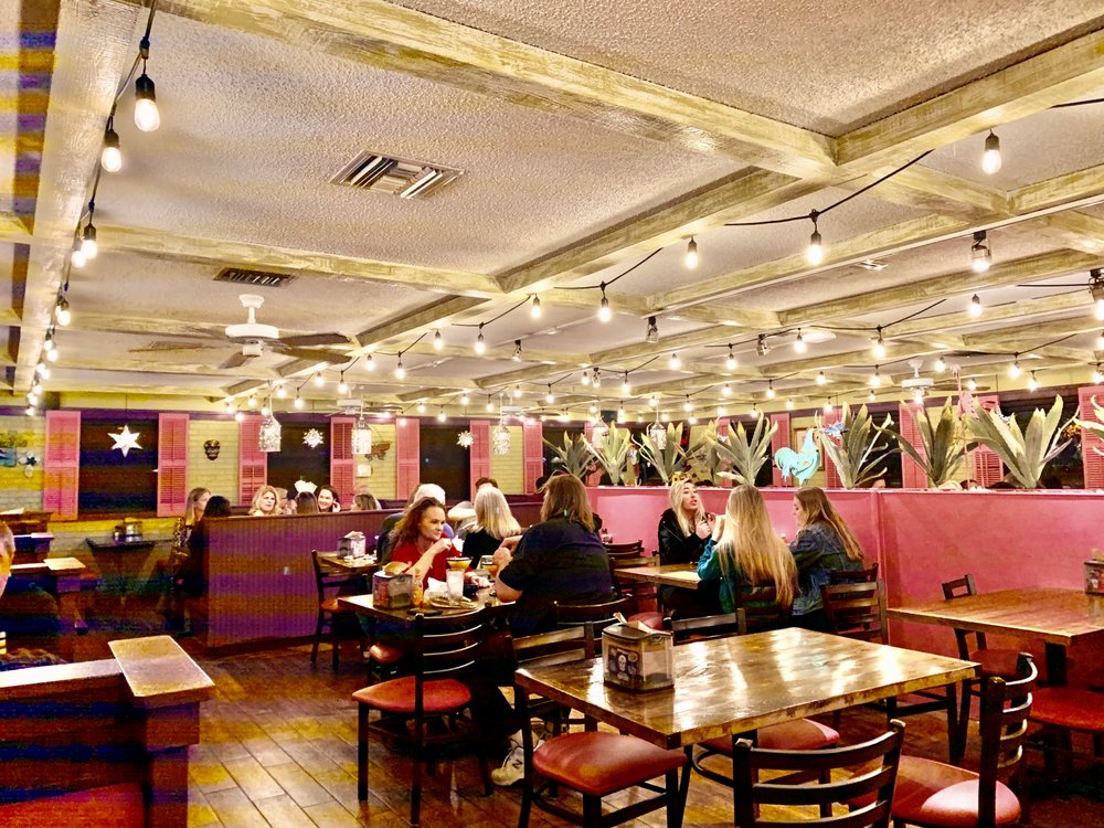 Cantina Louie