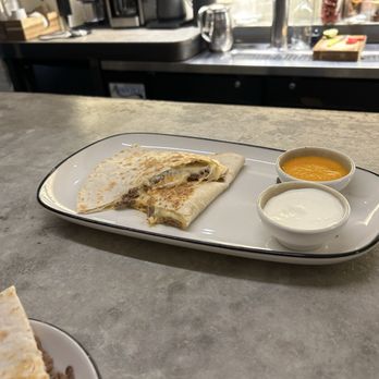 Amparo Fondita - Mexican Near Me - Washington, DC, District of Columbia