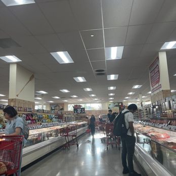 Trader Joe's - Interior - Grocery Near Me - Northridge, California