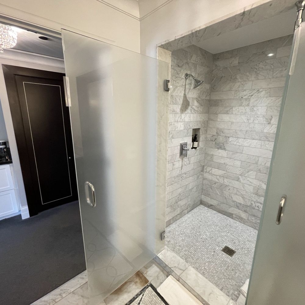 Waldorf Astoria Chicago - Walk-in shower - Hotels Near Me - Chicago, Illinois Waldorf Astoria Chicago - Walk-in shower - Hotels Near Me - Chicago, Illinois
