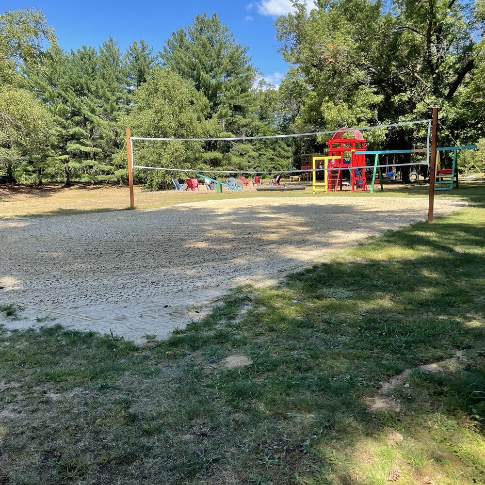 Castle Rock Hideaway - Volleyball court - Resorts Near Me - Mauston, Wisconsin Castle Rock Hideaway - Volleyball court - Resorts Near Me - Mauston, Wisconsin