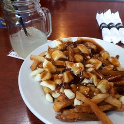 The Barley Mow Pub - Small poutine and moscow mule