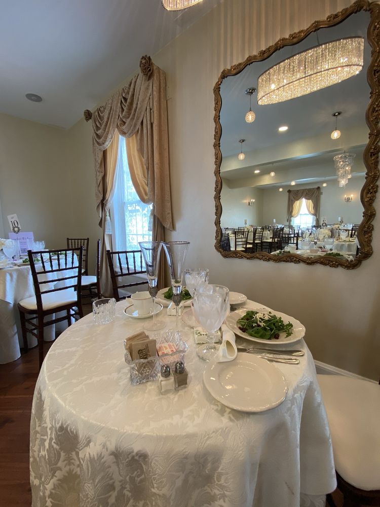 Tiffany Juliet House - wedding in Glastonbury, CT