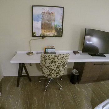 Hilton Garden Inn Waco - Desk - Hotels Near Me - Waco, Texas