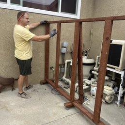 Minde building outdoor screen to hide spa equipment