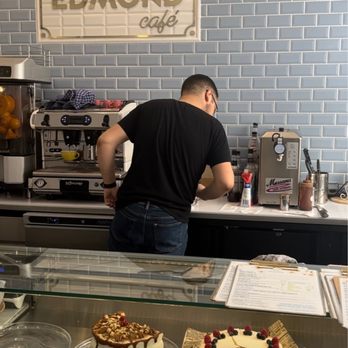 Edmond Cafe - Coffee & Tea Near Me - Nice, 06