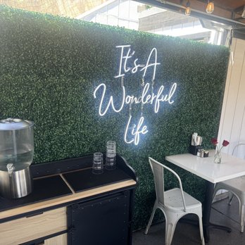 Zuzu’s Petals - Breakfast & Brunch Near Me - Long Beach, California Zuzu’s Petals - Breakfast & Brunch Near Me - Long Beach, California