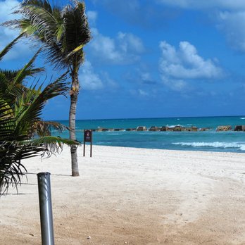 El Dorado Royale - Fairly large beach. the man-made rocks is an attempt to restore a natural reef that was destroyed by a hurricane a few years ago - Resorts Near Me - Solidaridad, ROO