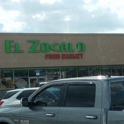 EL Zocalo Food Market