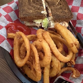 Springfield Inn Bar & Grill - Reuben and onion rings - Bars Near Me - Davisburg, Michigan Springfield Inn Bar & Grill - Reuben and onion rings - Bars Near Me - Davisburg, Michigan