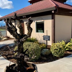 Thomas Allen Vineyards & Winery - Tasting Room Exterior