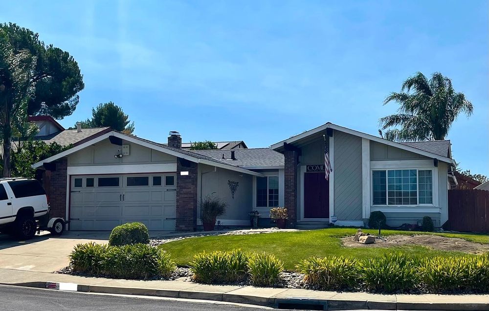 Slide of V Mendoza Roofing