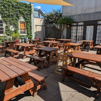 Ace Seafood - back patio - Seafood Near Me - Oakland, California Ace Seafood - back patio - Seafood Near Me - Oakland, California