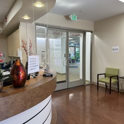 Evergreen Urgent Care- 360 Degree Medical Clinic - clean lobby, no waiting time