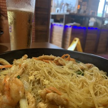 Wasabi Bistro - Singapore noodles - Sushi Bars Near Me - Montgomery, Texas