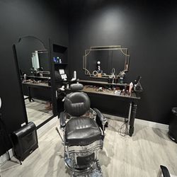 Racciatti's Gentlemen's Grooming Lounge