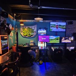 Gary's Grove Lounge - Karaoke