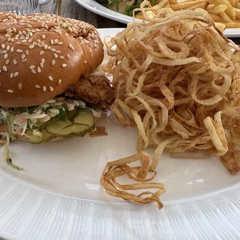 Causwells - Chicken Sandwich - New American Near Me - Menlo Park, California