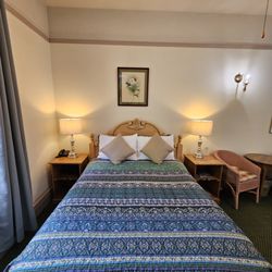 Hotel Planter - Jacuzzi Suite