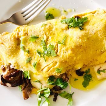 Lantern Local Tavern - Omelette - Bars Near Me - Lantana, Florida Lantern Local Tavern - Omelette - Bars Near Me - Lantana, Florida