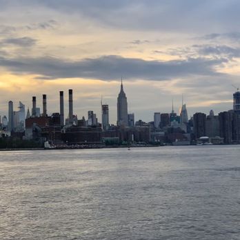 Williamsburg Waterfront - Breathtaking Sunset - Ferries Near Me - Brooklyn, New York Williamsburg Waterfront - Breathtaking Sunset - Ferries Near Me - Brooklyn, New York