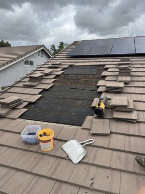 Reroof - 3 - 25 years of experience. Roof Replacement, Repairs and Maintenance. Call or send a message for a
Free Estimate.