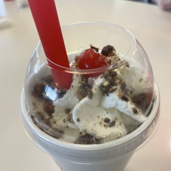 Steak ’n Shake - Reese's Cup Shake - American Near Me - Parma, Ohio