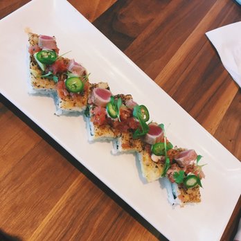 Earls Kitchen + Bar - New American Near Me - Orlando, Florida Earls Kitchen + Bar - New American Near Me - Orlando, Florida