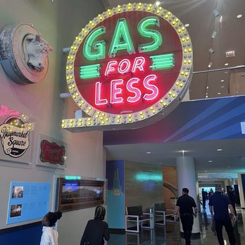 Chicago History Museum - Gas for less - Museums Near Me - Chicago, Illinois