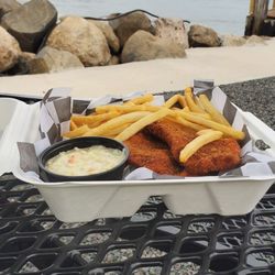Hoop’s Fish Market - Fresh fish fry on Lake Superior!