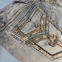 Custom Stitches By Roxanne - Rip repair & mending