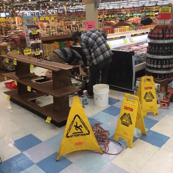 SuperFresh Food World - Drilling into the floor sending clouds of concrete dust onto the open fish and vegetables.  This certainly ain't Pathmark. - Grocery Near Me - Belleville, New Jersey