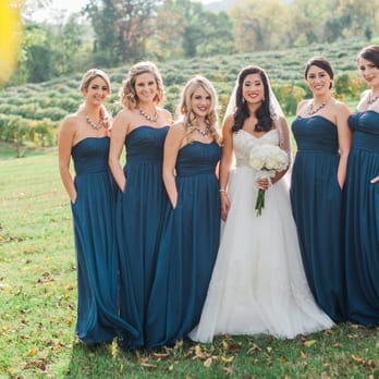Ashley & David Photography - Bridal Party Wedding Photos at Bluemont Vineyard in Virginia. Copyright Ashley + David Photography 2015 - Event Photography Near Me Ashley & David Photography - Bridal Party Wedding Photos at Bluemont Vineyard in Virginia. Copyright Ashley + David Photography 2015 - Event Photography Near Me