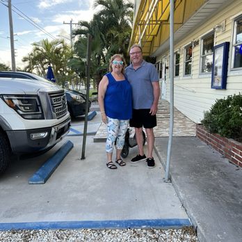 Boardwalk Bar & Grill - Glad I wore that loose top after all that food. - Pizza Near Me - Big Pine Key, Florida Boardwalk Bar & Grill - Glad I wore that loose top after all that food. - Pizza Near Me - Big Pine Key, Florida