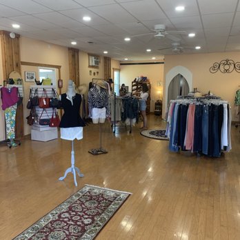 Excellent Seconds - dresses, pants and jeans, tops, purses, shoes - Women's Clothing Near Me - Black Mountain, North Carolina Excellent Seconds - dresses, pants and jeans, tops, purses, shoes - Women's Clothing Near Me - Black Mountain, North Carolina