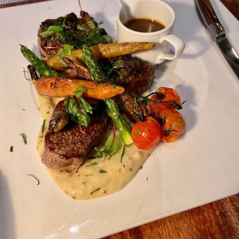 Gerrard Street Kitchen - Petit filet au poivre - Cocktail Bars Near Me - Washington, DC, District of Columbia Gerrard Street Kitchen - Petit filet au poivre - Cocktail Bars Near Me - Washington, DC, District of Columbia