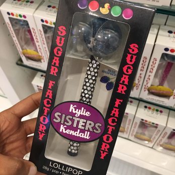 Sugar Factory Foxwoods - Couture pops.... Rhine stone studded ;)...fancy $22 - American Near Me - Mashantucket, Connecticut Sugar Factory Foxwoods - Couture pops.... Rhine stone studded ;)...fancy $22 - American Near Me - Mashantucket, Connecticut