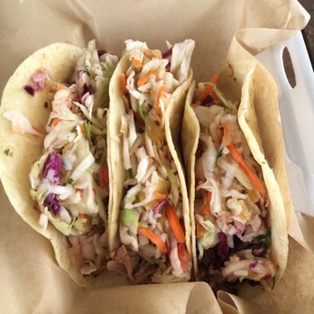 The Pig & Pint - Taco sampler with Brisket, Pulled pork and smoked chicken. - Barbeque Near Me - Jackson, Mississippi The Pig & Pint - Taco sampler with Brisket, Pulled pork and smoked chicken. - Barbeque Near Me - Jackson, Mississippi