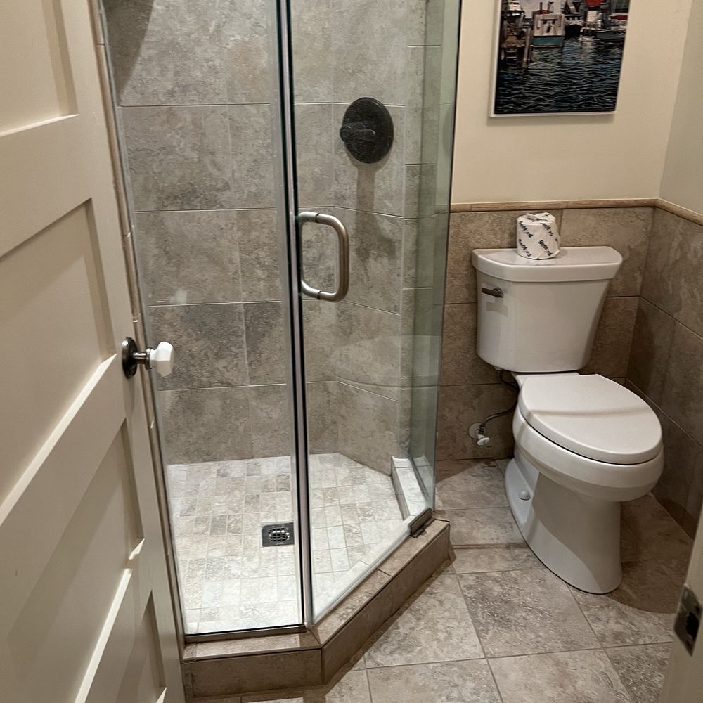 The Homestead - Tiny shower - Ski Resorts Near Me - Glen Arbor, Michigan The Homestead - Tiny shower - Ski Resorts Near Me - Glen Arbor, Michigan