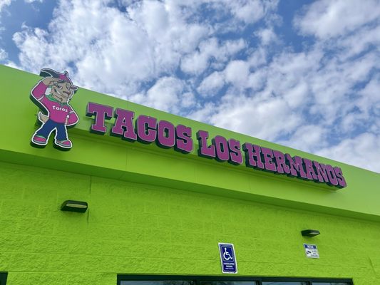 Tacos Los Hermanos by null