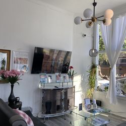 Lilly Beauty Med Spa - San Francisco - Take a closer look of the upstairs lounge area