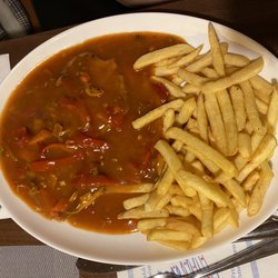 Gaststätte Hosa-Gärtla - Jägerschnitzel mit Pommes