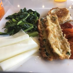 Basilico Cafe - Breakfast with zucchini fritters, no strange looks when I altered the menu... Just warm smiles!!