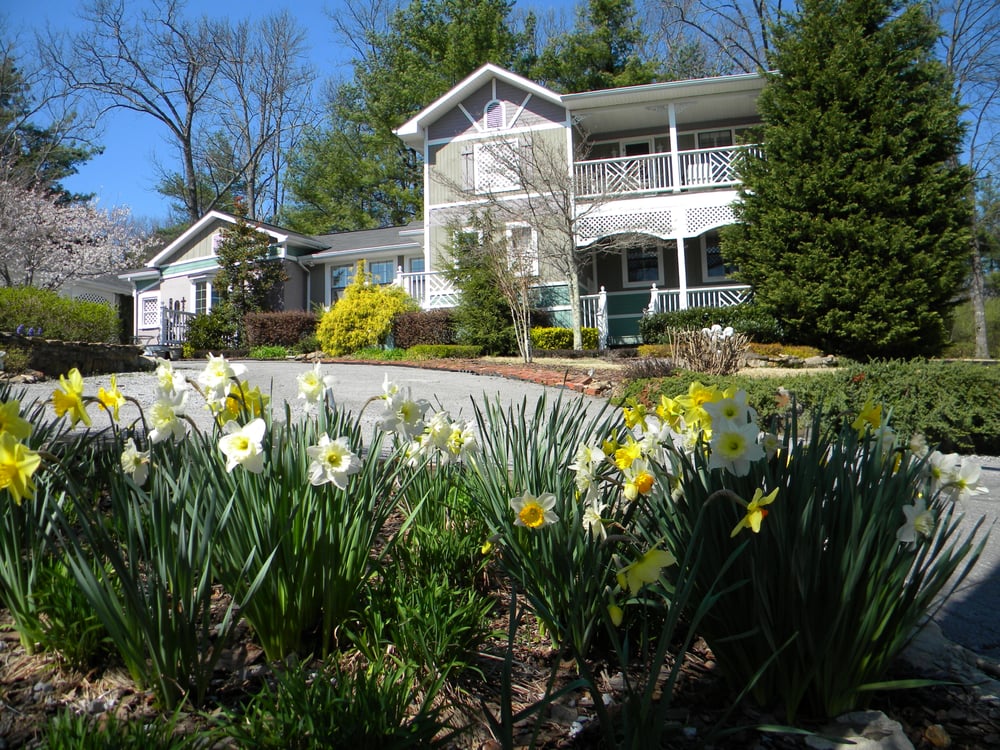 GARDEN WALK BED & BREAKFAST Updated October 2024 82 Photos & 24