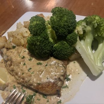 5th Tavern - Red snapper with creamy lobster sauce, only thing is the menu said broccolini, but I got broccoli - New American Near Me - Bloomfield Hills, Michigan 5th Tavern - Red snapper with creamy lobster sauce, only thing is the menu said broccolini, but I got broccoli - New American Near Me - Bloomfield Hills, Michigan