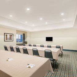 Microtel Inn & Suites by Wyndham Stanley - Meeting Room