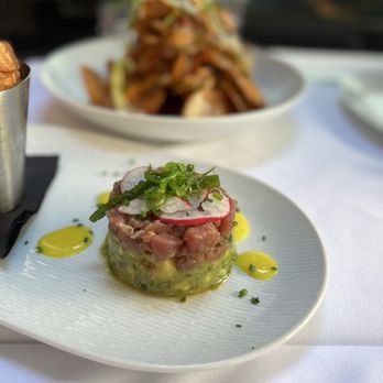 Black+Blue Vancouver - Ahi Tuna Tartar - Steakhouses Near Me - Vancouver, British Columbia